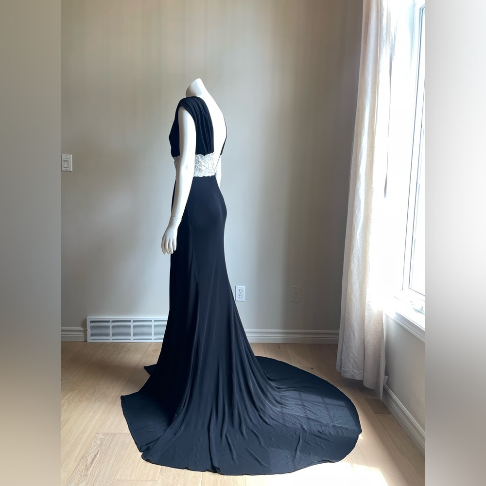 Dress - Picture 10 of 13